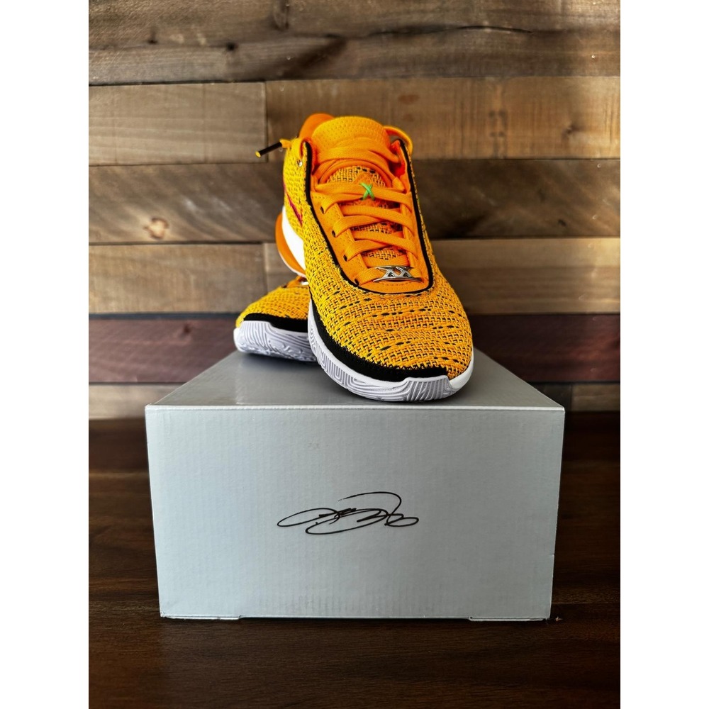 Nike Women's LeBron 20 James Gang Basketball Shoes Size 7 Orange White NIB - Picture 2 of 5